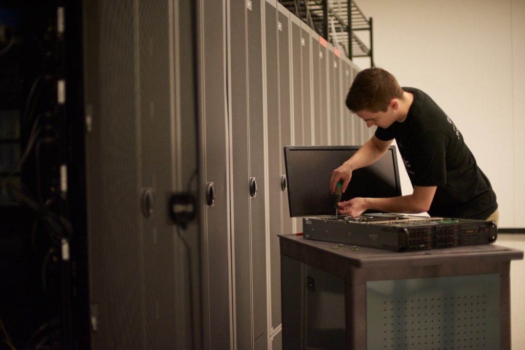 24/7/365 Niveau 3 teknikere på stedet