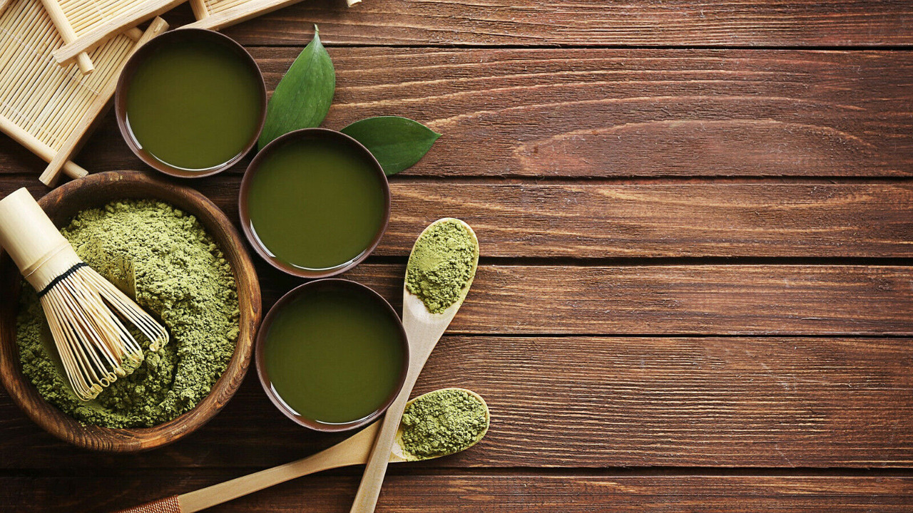 Historien og sundhedsmæssige fordele ved Matcha grøn te.
